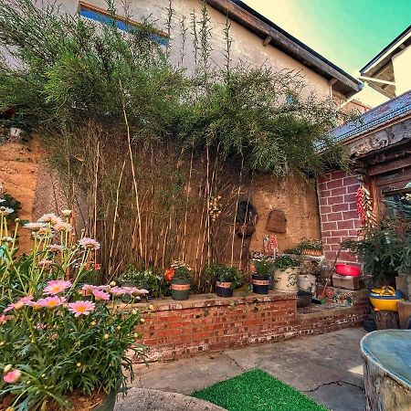 Tavern Hostel仁和客栈 Shangri-La Ngoại thất bức ảnh