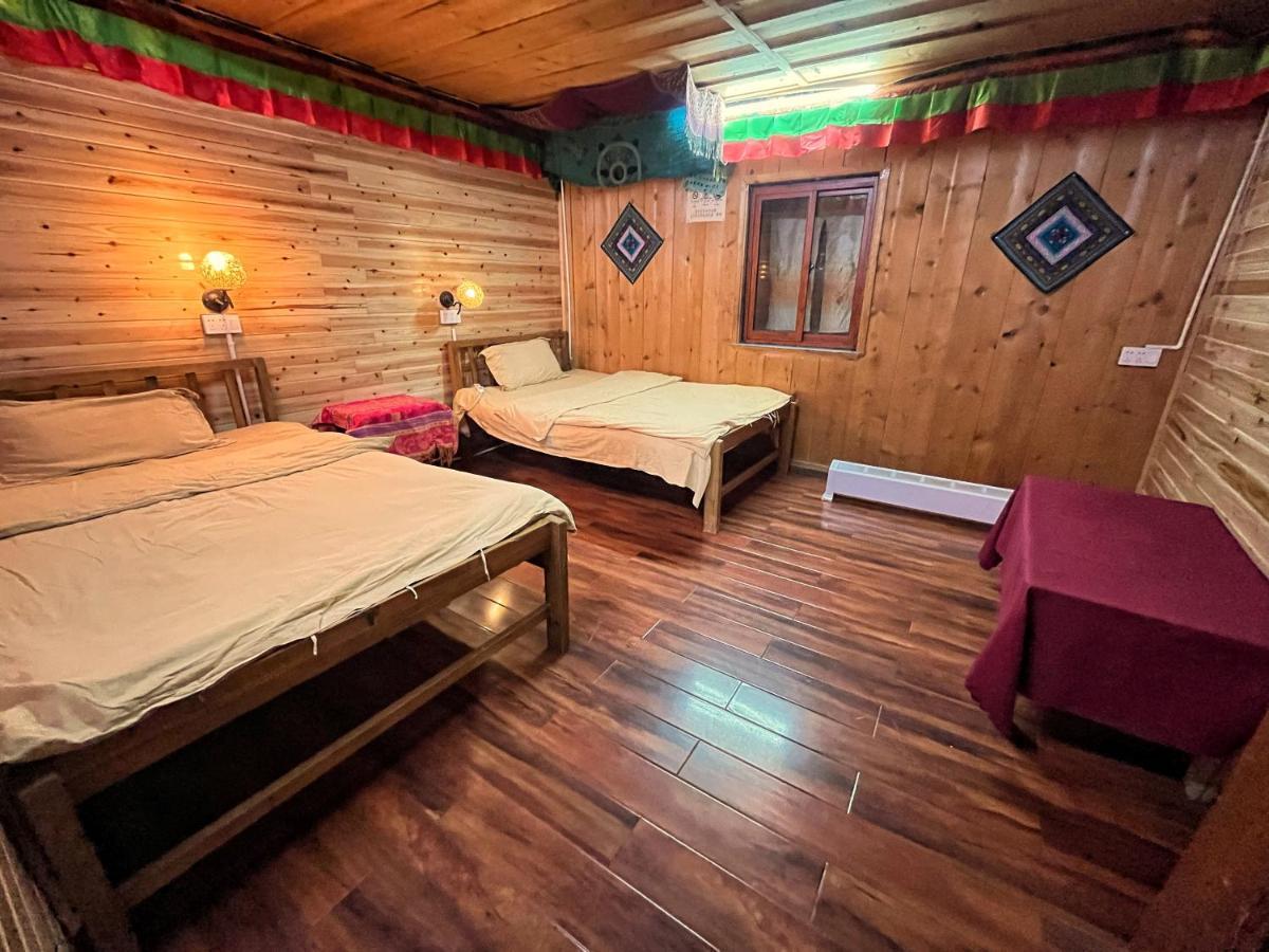 Tavern Hostel仁和客栈 Shangri-La Ngoại thất bức ảnh