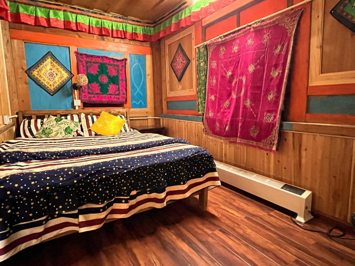 Tavern Hostel仁和客栈 Shangri-La Ngoại thất bức ảnh